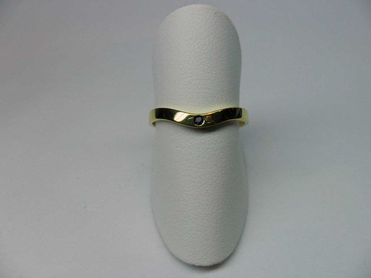 Golf Ring met Saffier 0.02 crt.